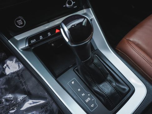 Used 2023 Audi Q3 2.0T Premium w/ Convenience Package image 25