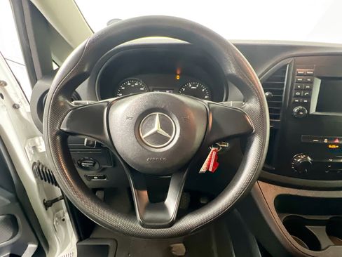 Used 2020 Mercedes-Benz Metris image 17