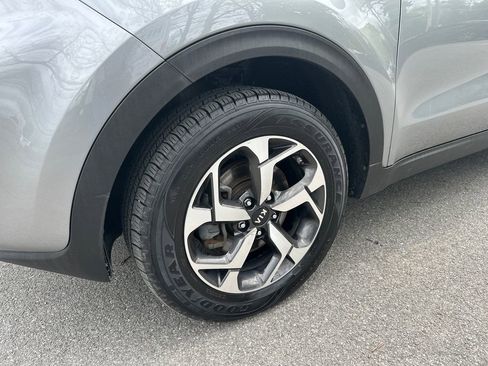 Used 2020 Kia Sportage LX AWD/4WD image 2