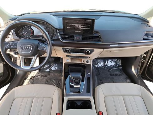 Used 2023 Audi Q5 2.0T Premium w/ Convenience Package image 9