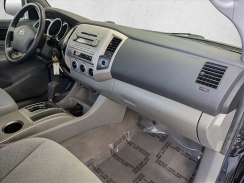 Used 2006 Toyota Tacoma PreRunner image 19