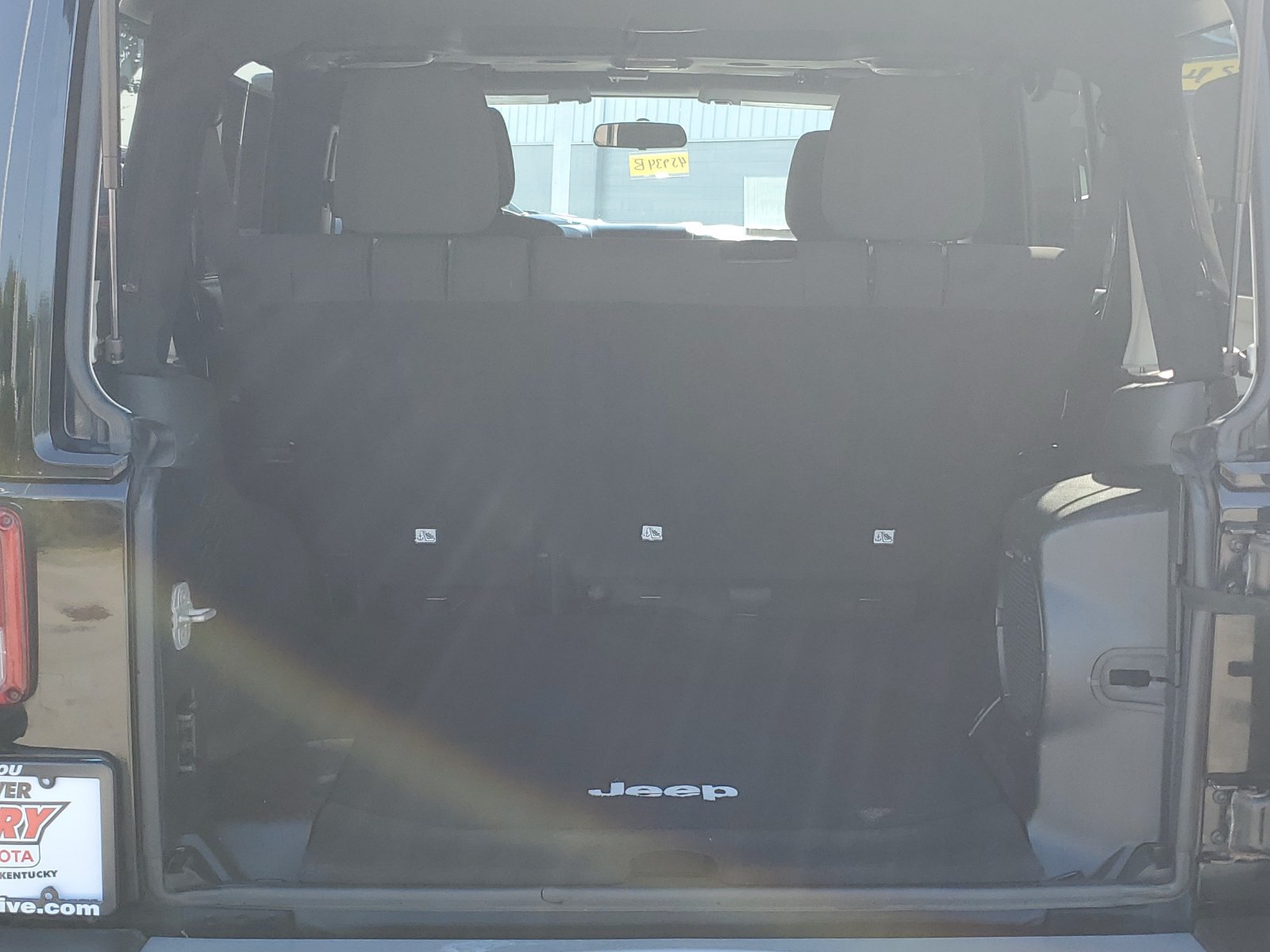 Used 2012 Jeep Wrangler Unlimited Sahara w/ Dual Top Group AWD/4WD image 7