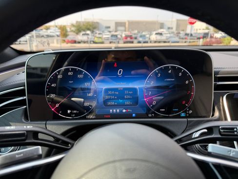 Used 2024 Mercedes-Benz E 450 4MATIC Sedan image 10