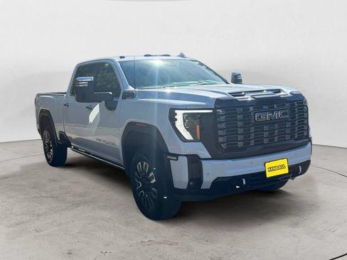 Used 2026 GMC Sierra 3500 Denali Ultimate AWD/4WD image 3
