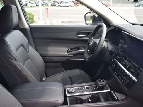 New 2026 Nissan Pathfinder SL AWD/4WD image 15