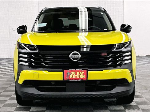 New 2026 Nissan Kicks SR w/ Cold Weather Package FWD image 16