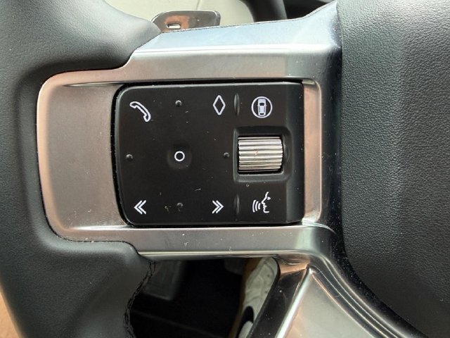 Used 2025 Land Rover Discovery S AWD/4WD image 30