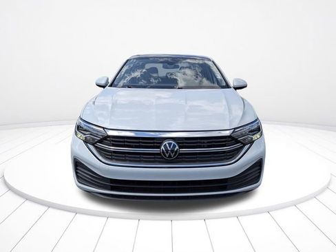 Used 2024 Volkswagen Jetta SE FWD image 8