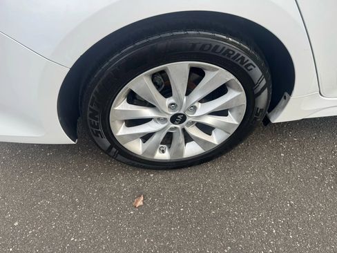 Used 2018 Kia Optima LX w/ 17" Alloy Wheels Package image 12