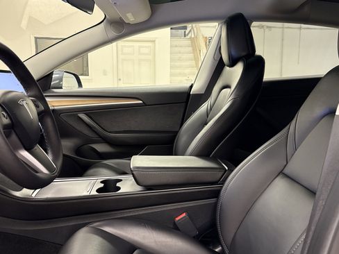 Used 2023 Tesla Model 3 Standard Range image 4