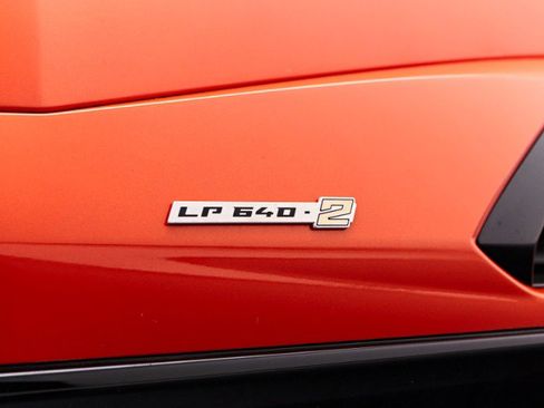 Used 2023 Lamborghini Huracan Tecnica image 2