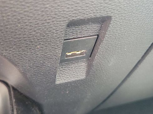 Used 2022 Toyota Corolla LE FWD image 28