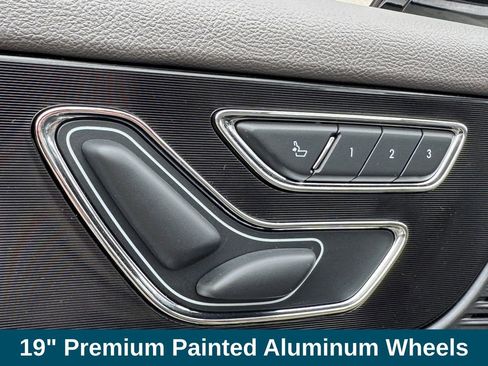 Used 2022 Lincoln Corsair AWD w/ Premium Package image 19