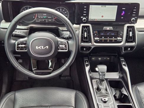 Certified 2023 Kia Sorento S FWD image 10