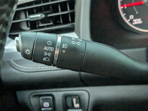Used 2019 GMC Acadia SLE w/ Driver Alert Package I AWD/4WD image 6
