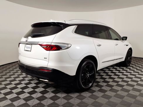 Used 2023 Buick Enclave Essence w/ Experience Buick Package FWD image 4