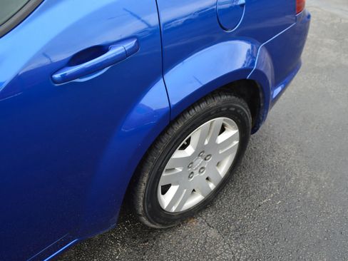 Used 2014 Dodge Avenger SE image 4