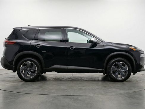 Used 2025 Nissan Rogue SV FWD image 11