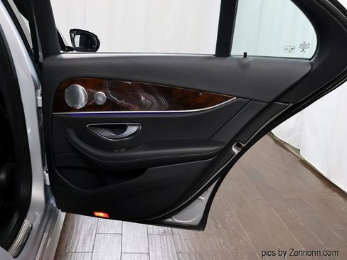 Used 2017 Mercedes-Benz E 300 4MATIC image 32