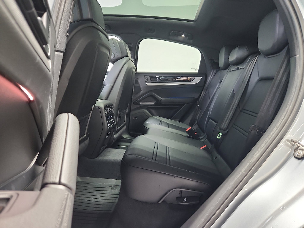 New 2026 Porsche Cayenne S AWD/4WD image 11