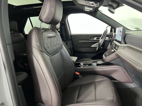 Used 2025 Ford Explorer Platinum w/ LUX Leather Package image 36