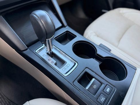 Used 2016 Subaru Outback 3.6R Limited image 12