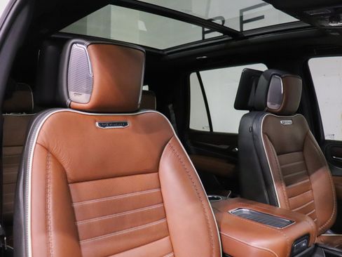 Used 2023 GMC Yukon Denali Ultimate image 16