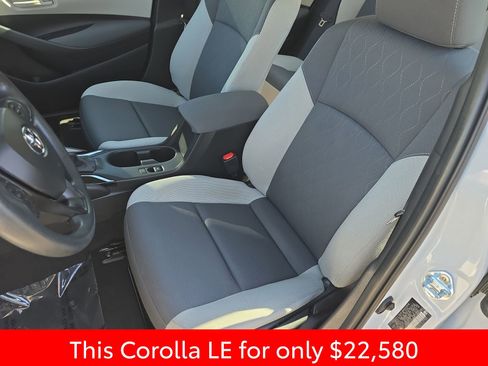 Used 2025 Toyota Corolla LE FWD image 20