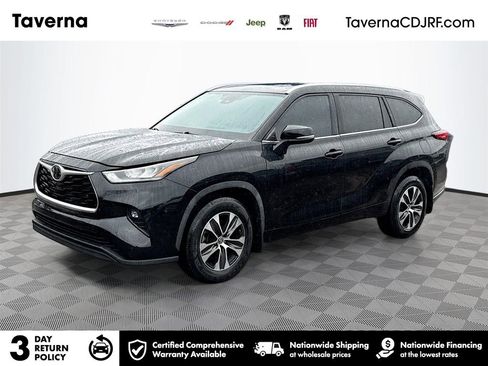 Used 2020 Toyota Highlander XLE image 1