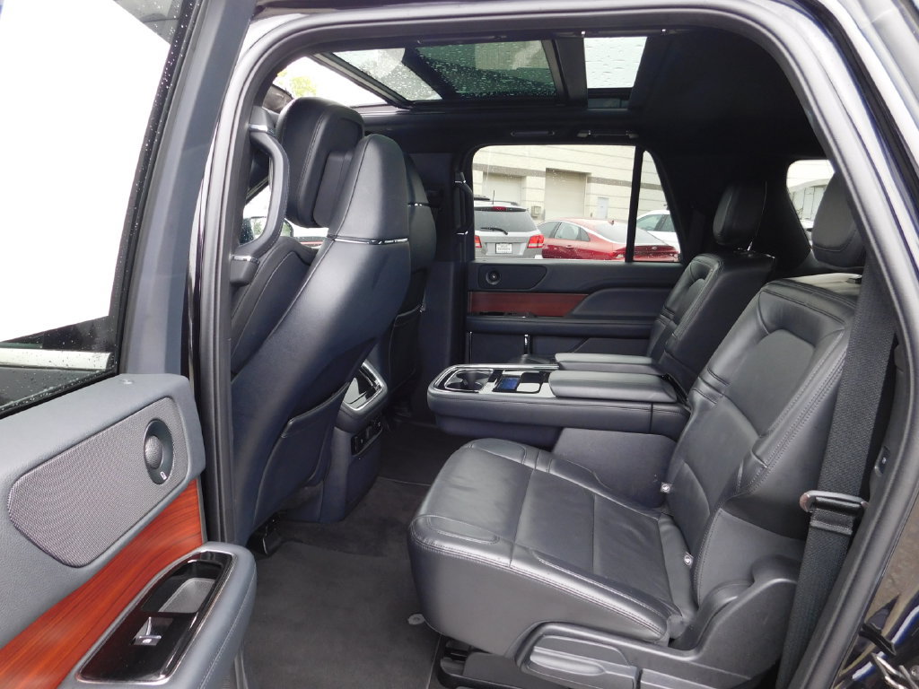 Used 2022 Lincoln Navigator L Reserve AWD/4WD image 13