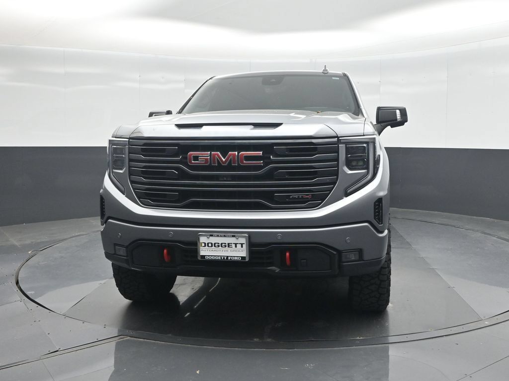 Used 2024 GMC Sierra 1500 AT4 w/ Technology Package AWD/4WD image 5
