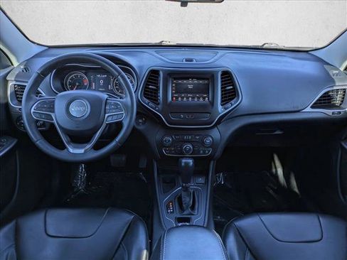 Used 2020 Jeep Cherokee Latitude Plus image 17