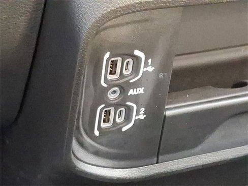 Used 2024 RAM 2500 Tradesman w/ Chrome Appearance Group image 24