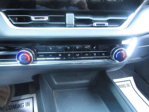 Used 2025 Chevrolet Equinox LT w/ Convenience Package II AWD/4WD image 21