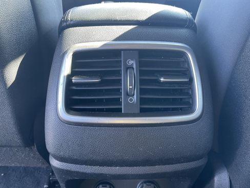 Used 2017 Kia Sorento LX image 29