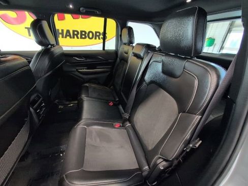 Used 2023 Jeep Grand Cherokee Altitude AWD/4WD image 27