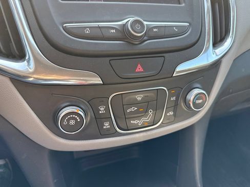 Used 2020 Chevrolet Equinox LS w/ LS Convenience Package AWD/4WD image 15