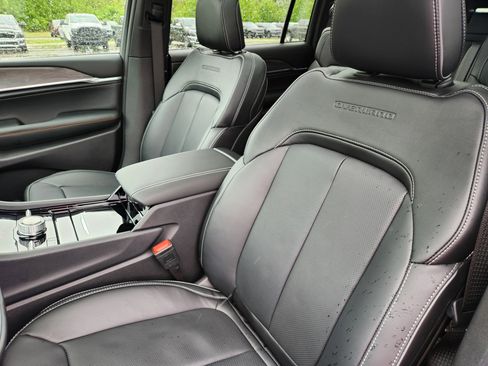 New 2025 Jeep Grand Cherokee L Overland AWD/4WD image 23