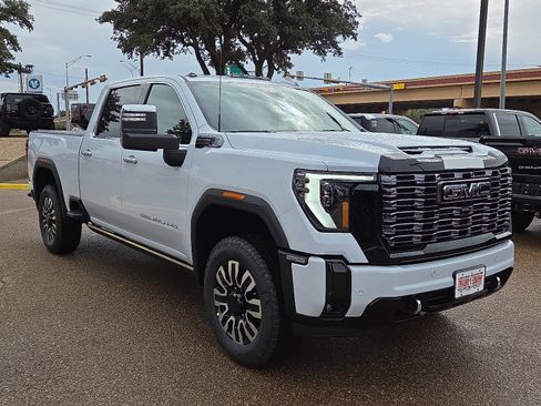 New 2026 GMC Sierra 2500 Denali Ultimate image 5