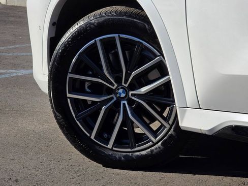 Used 2025 BMW X1 xDrive28i image 8