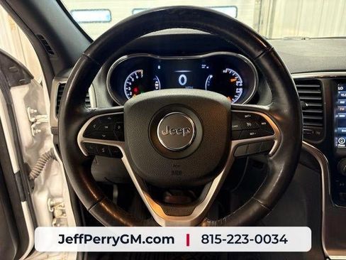 Used 2018 Jeep Grand Cherokee Altitude AWD/4WD image 10