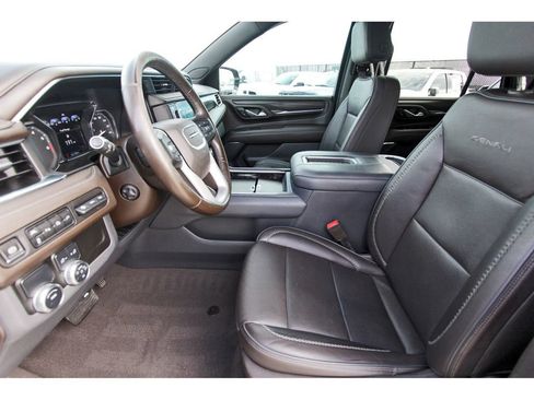 Used 2021 GMC Yukon Denali w/ Denali Premium Package image 6