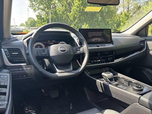 Certified 2025 Nissan Rogue SL w/ Tech Package AWD/4WD image 19
