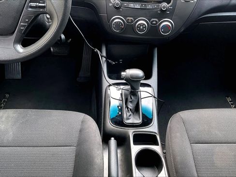 Used 2018 Kia Forte LX FWD image 16