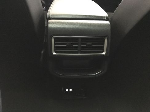 Used 2024 Volkswagen Atlas Cross Sport SE w/ Panoramic Sunroof Package FWD image 15