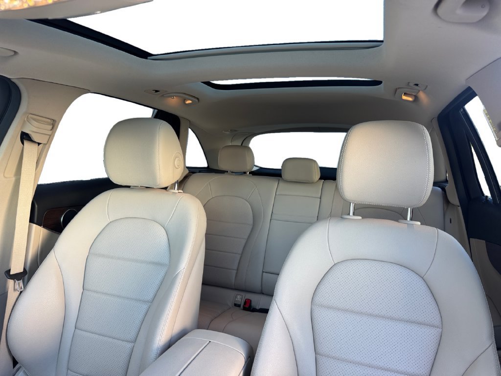 Used 2021 Mercedes-Benz GLC 300 4MATIC image 20