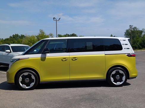 Used 2025 Volkswagen ID. Buzz Pro S Plus RWD image 6