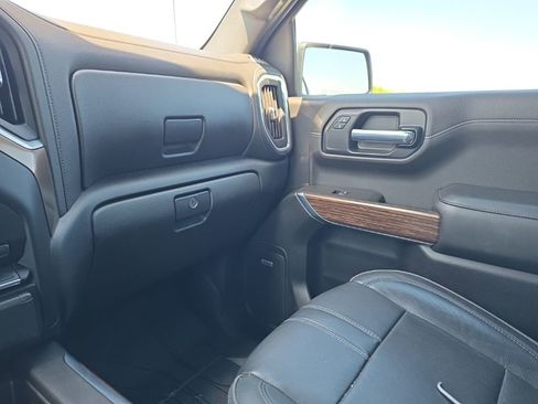 Used 2020 Chevrolet Silverado 1500 High Country w/ Technology Package image 18