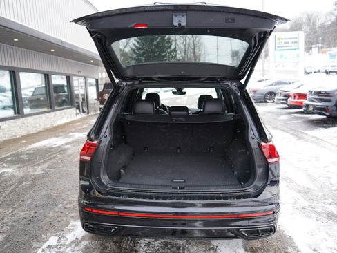 Used 2022 Volkswagen Tiguan SE R-Line image 64