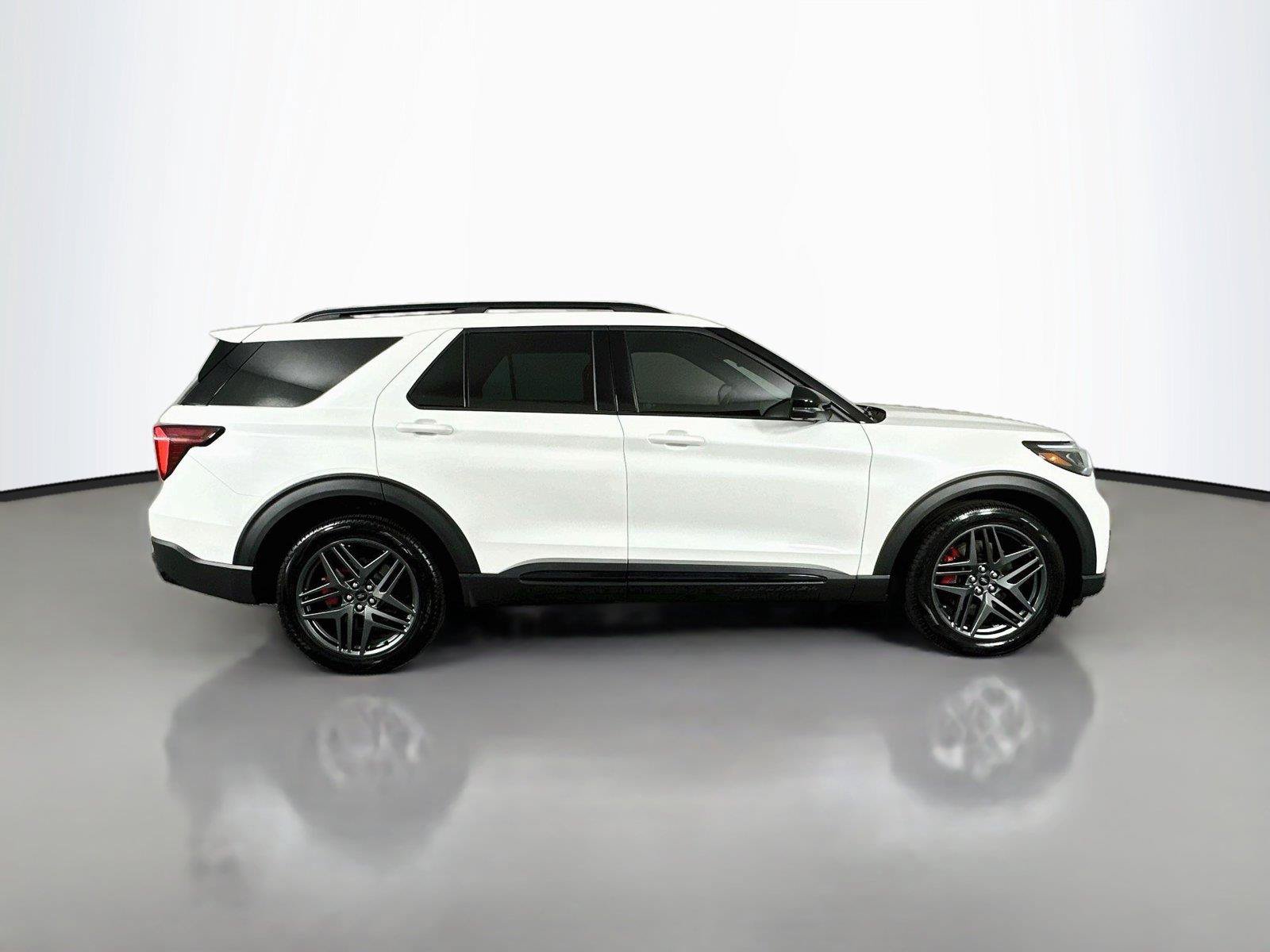 Used 2025 Ford Explorer ST w/ Sun And Sound Package AWD/4WD image 18